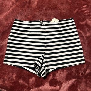 Striped high waisted shorts **brand new**